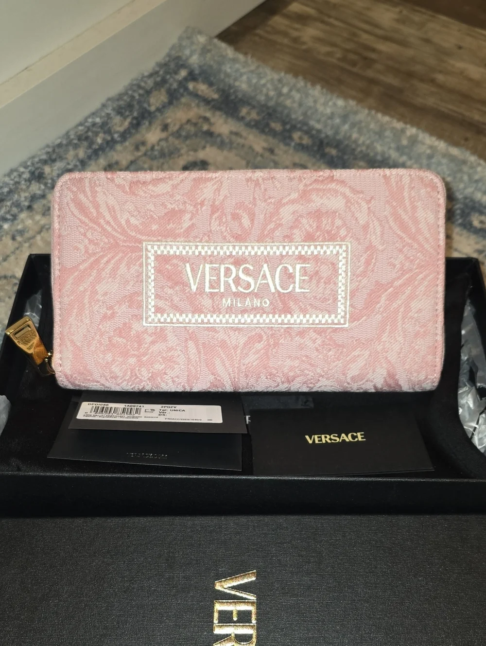 Like NEW Versace Barocco English Rose Jacquard Leather Long Wallet!